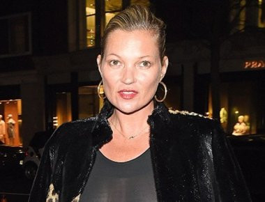 Η αποκαλυπτική εμφάνιση της Kate Moss στους δρόμους του Λονδίνου (φωτό)